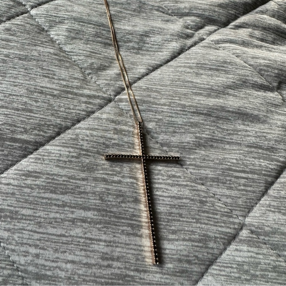 KC CHIC ONYX “SHAWNA” CROSS NECKLACE